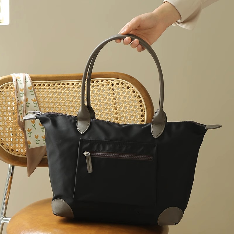 Light luxury - graphite black